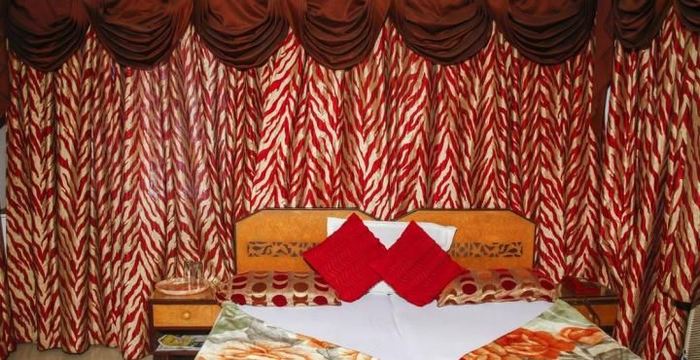 Hotel Heera Holiday Inn